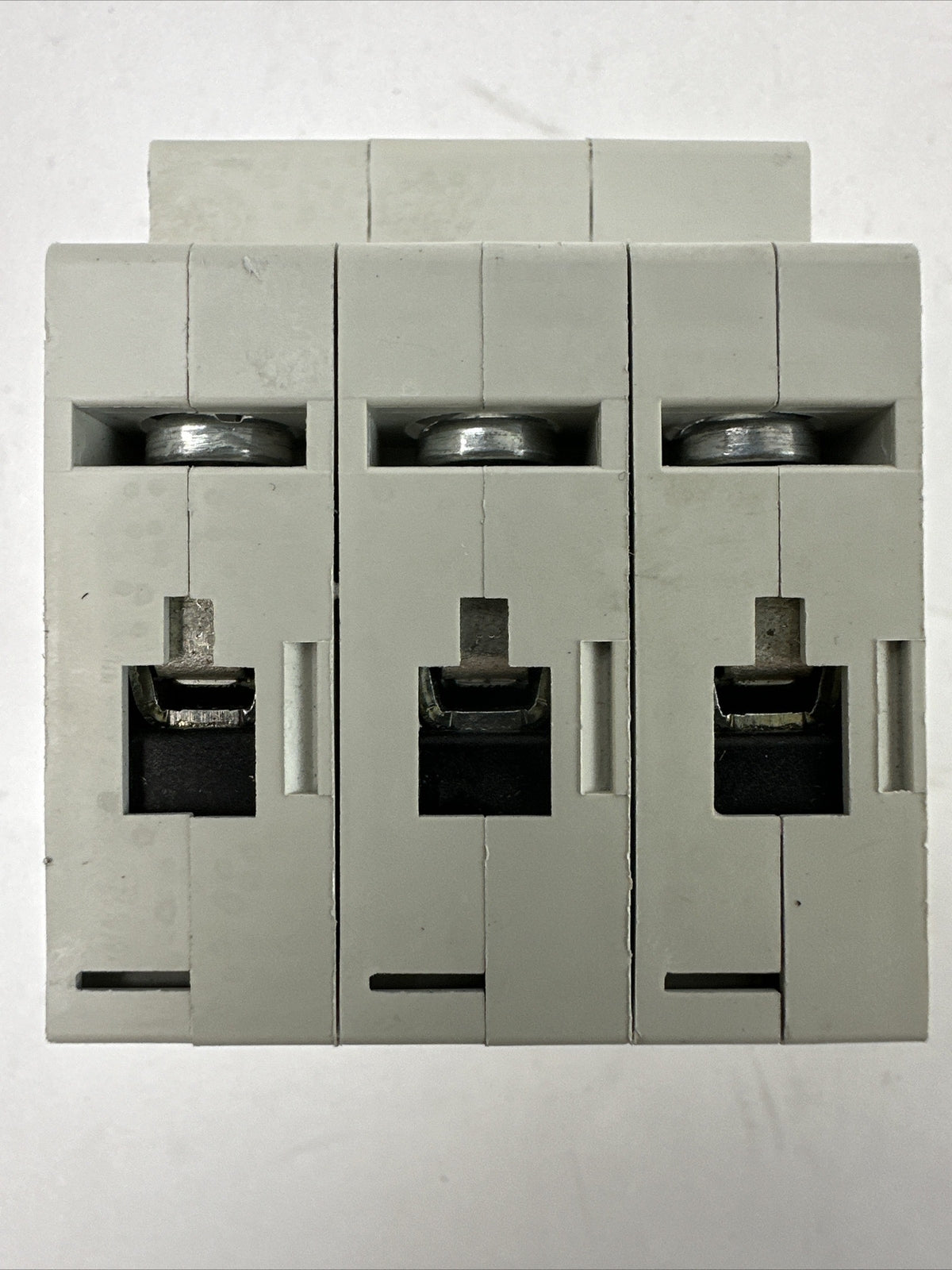 EATON XEFFECT FAZ-C5/3 CIRCUIT BREAKER 408Y/277VAC 5A 3POLE