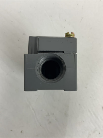 CUTLER HAMMER LIMIT SWITCH E50SN E50DN1 E50RB