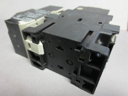 KLOCKNER-MOELLER DIL 00 M-10 + 22 DIL + Z 00-1,6 RELAY / CONTACTOR ASSEMBLY