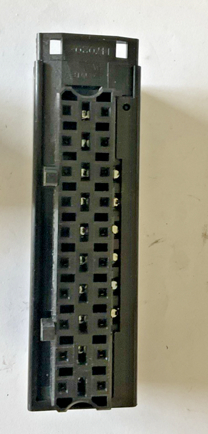 ALLEN BRADLEY 1756-TBNH/A PLUG AND STANDARD COVER. SER. A