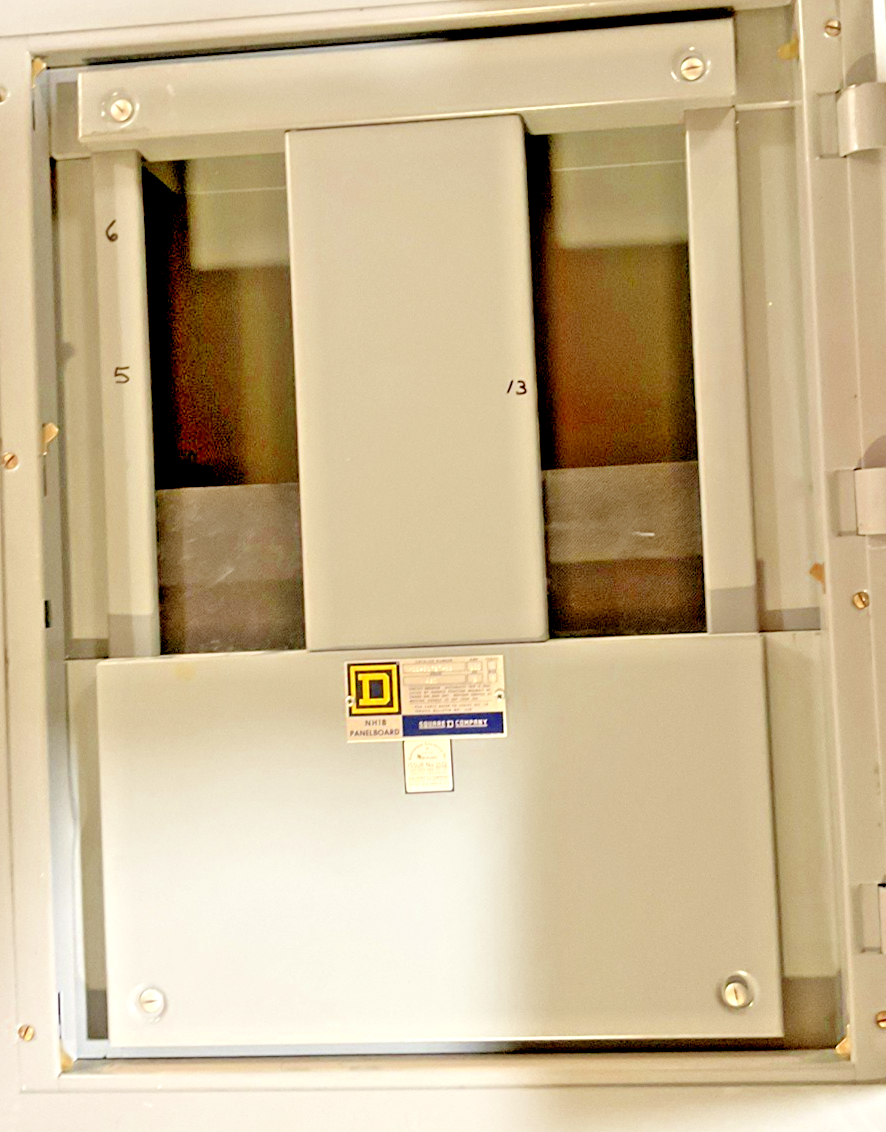 SQUARE D NH1B-30727-6B PANELBOARD 100A 480V 3PH 3WIRE