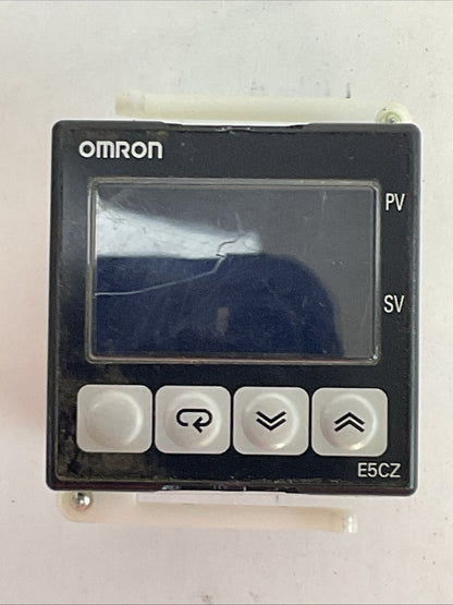 OMRON E5CZ-Q2MT TEMERATURE CONTROLLER