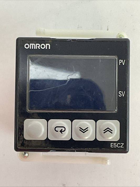 OMRON E5CZ-Q2MT TEMERATURE CONTROLLER
