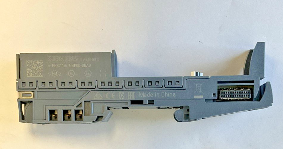 SIEMENS 6ES7 193-6BA00-0BA0 DIGITAL BASE MODULE ****LOTOF4****