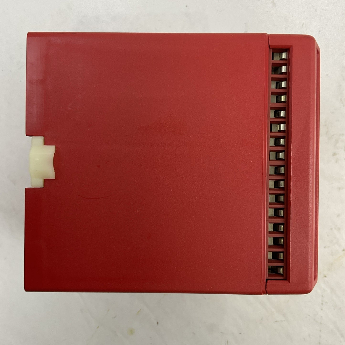 ALLEN BRADLEY 440R-ZBR520AZ1 SER A 120VAC 24VDC GUARD MASTER SAFETY RELAY