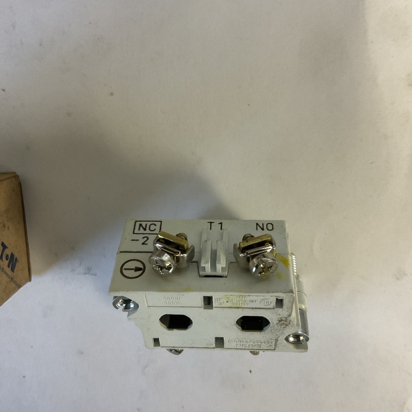 EATON 10250T1 CONTACT BLOCK SER.D2  ***LOTOF5***