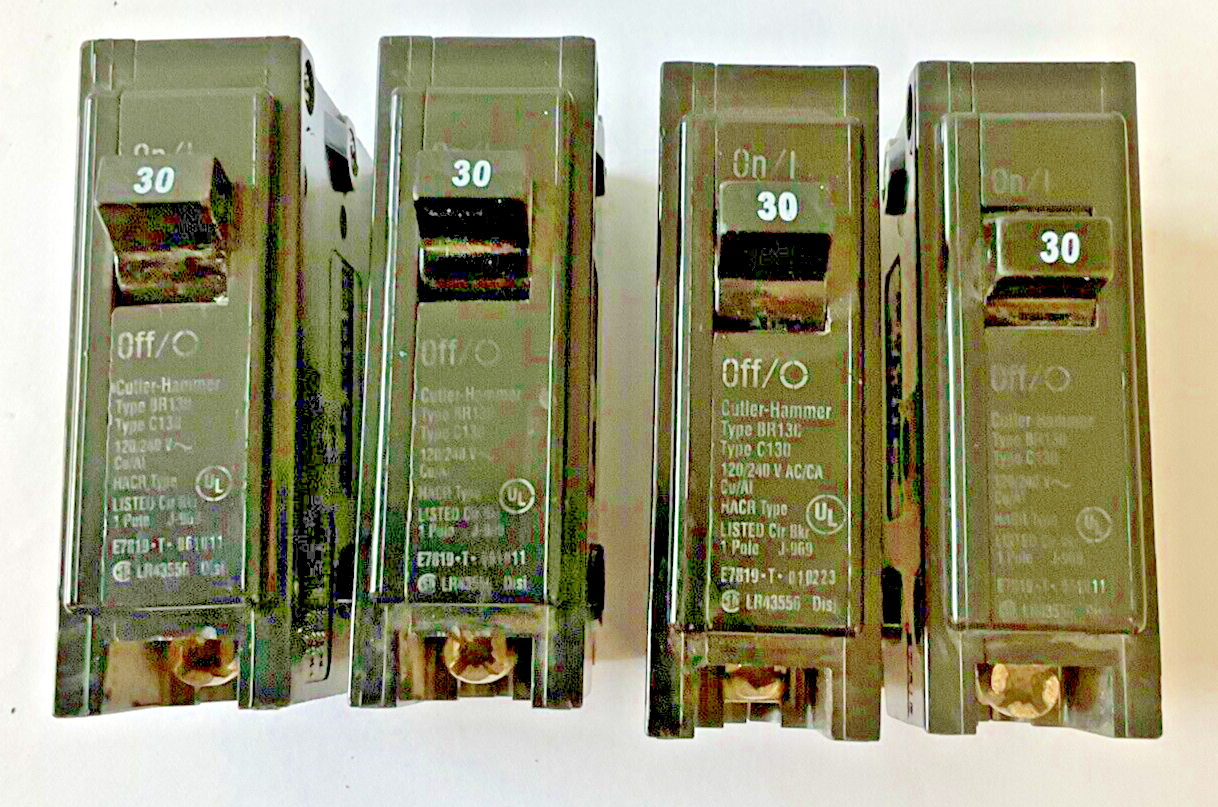 CUTLER HAMMER BR130 CIRCUIT BREAKER 120/240VAC***LOTOF4***