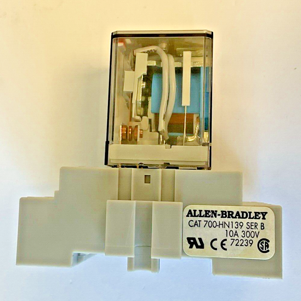 ALLEN BRADLEY 700-HN139 SOCKET 10A 300V W/ 700HF34Z24-4 RELAY 12A 24VDC SER.C
