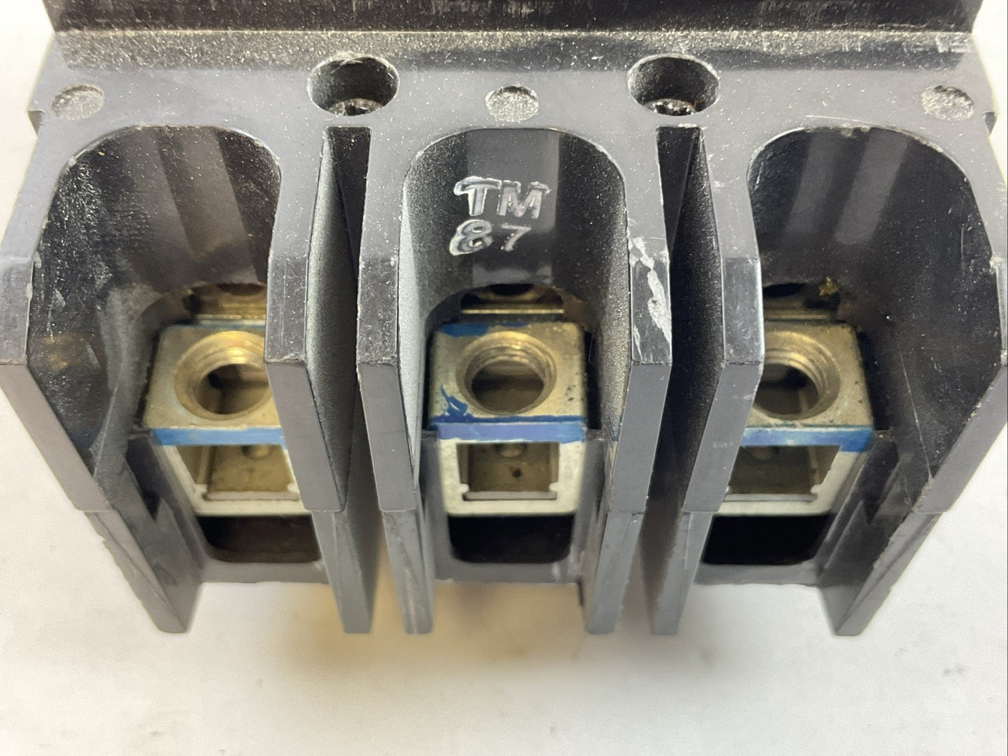 EATON GHB3050 50AMP 240VAC 277/480VAC 125/250VDC 3POLE CIRCUIT BREAKER