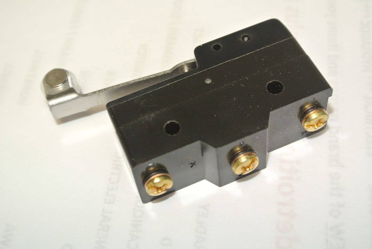 OMRON Z-15GW2-B7-K / GRAINGER 6X285 SNAP ACTION ROLLER LIMIT SWITCH NEW SURPLUS
