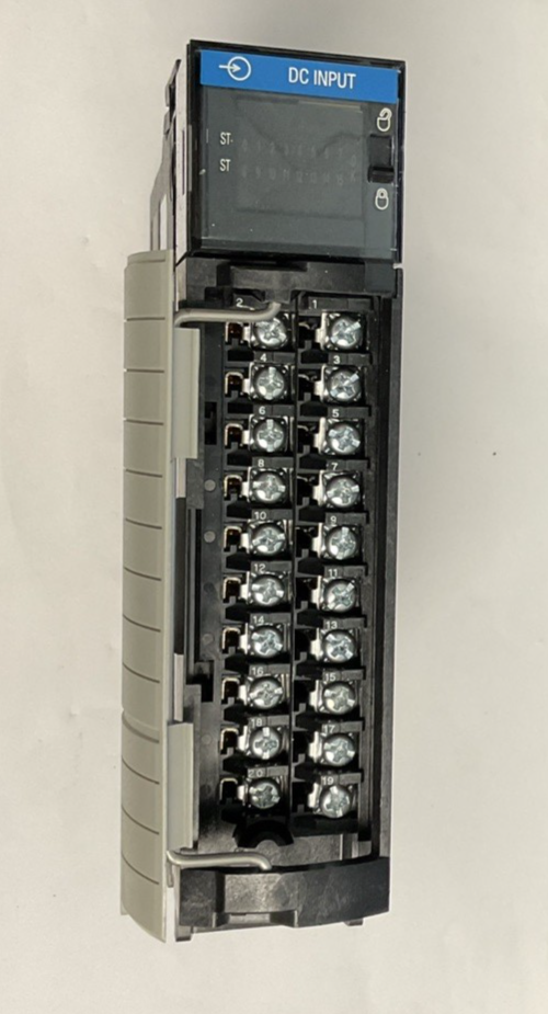 ALLEN BRADLEY 1756-IV16/A DC INPUT 24VDC SOURCE