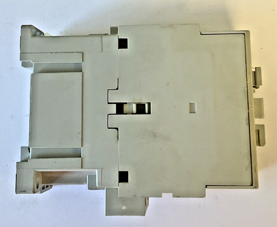 ALLEN BRADLEY 100-C30E*00 CONTACTOR SER.C 600VAC 55A