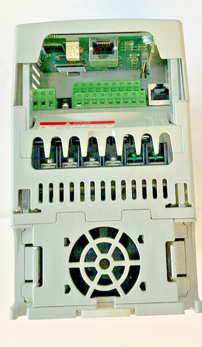 ALLEN BRADLEY 22B-D4P0N104 AC DRIVE SER.A 1.5KW 2.0HP 3PH 480VAC 63HZ 5.7AMPS