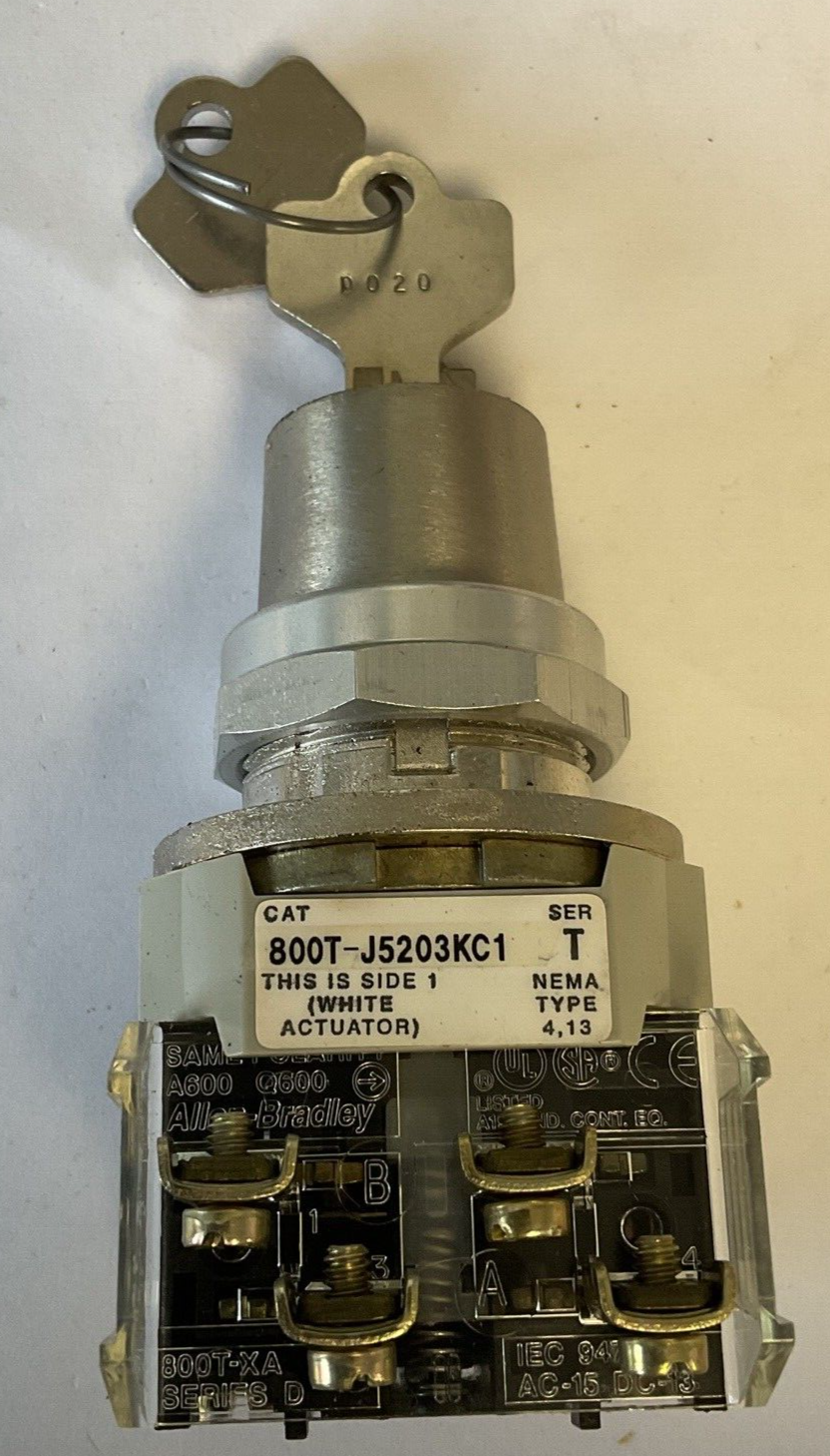 ALLEN BRADLEY 800T-J5203KC1B KEYED SELECTOR SWITCH 3POS. SRPING RETURN SER.T