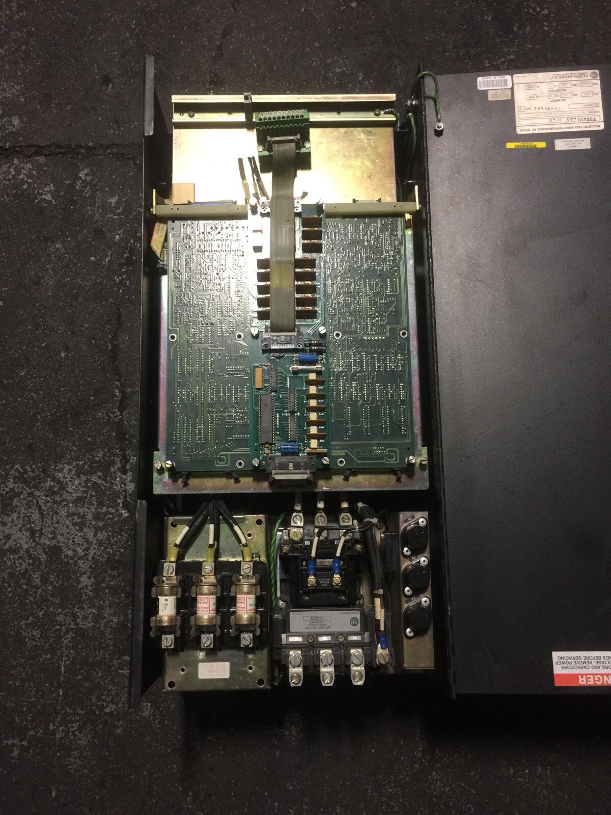 ALLEN BRADLEY 1392-B100-RK-MC-C2-A-F1-F3 AC DRIVE INPUT 460VAC 43A OUTPUT 440VAC