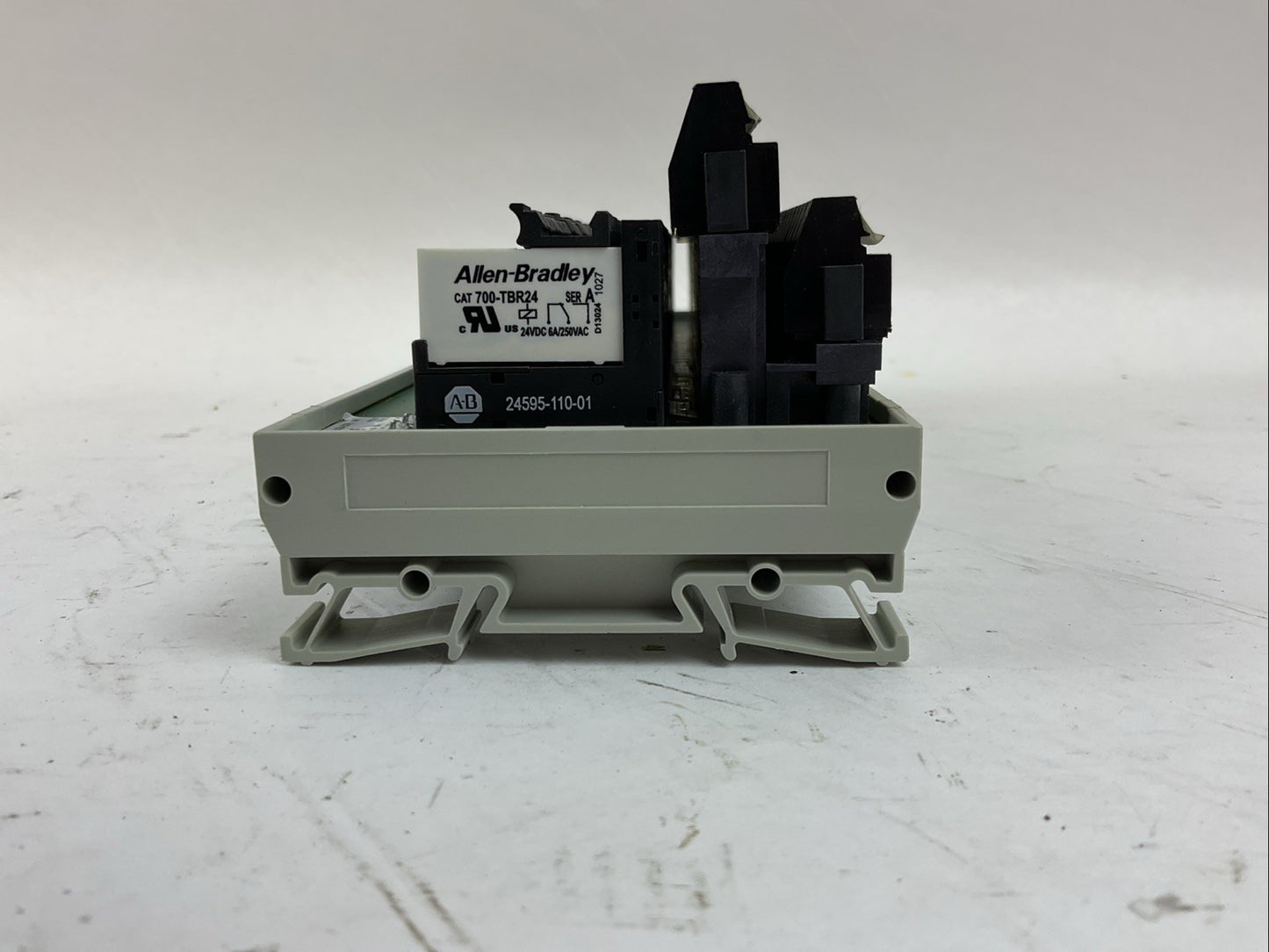 ALLEN BRADLEY 1492-RXIMTR4024-32R SER A RELAY 20-26VDC