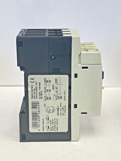 SIEMENS - 3RV1011-0HA10 & 3RV1901-1E-CIRCUIT BREAKER W/ SWITCH TRANSVERSE