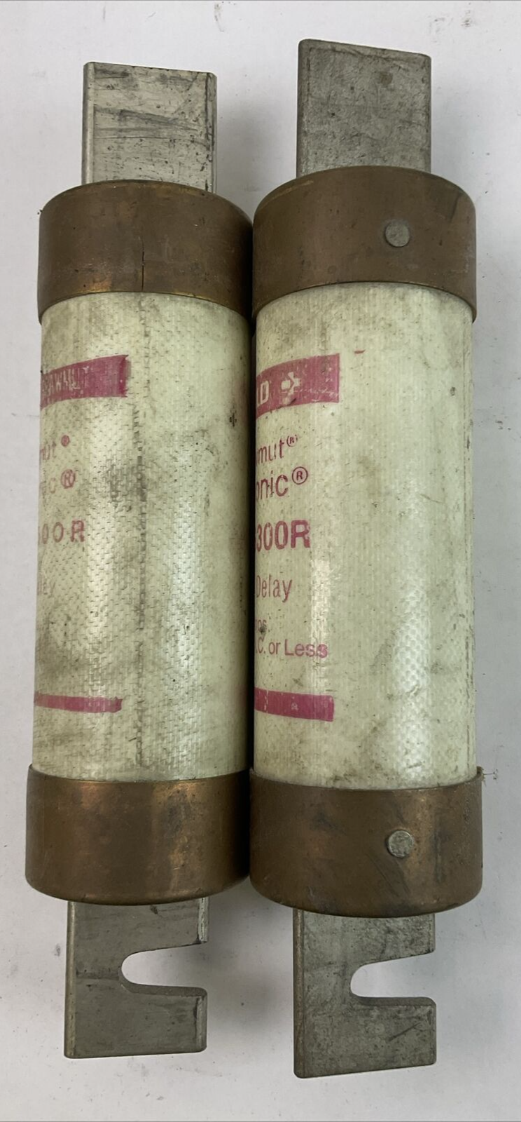GOULD SHAWMUT TRS300R TRI-ONIC TIME DELAY FUSE 600VAC 300AMP (LOT OF 2)