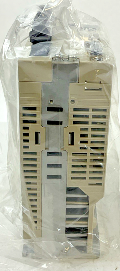 YASKAWA SGDV-2R8F11A002000 SERVO DRIVE 3PH 9.4A 230V 400HZ