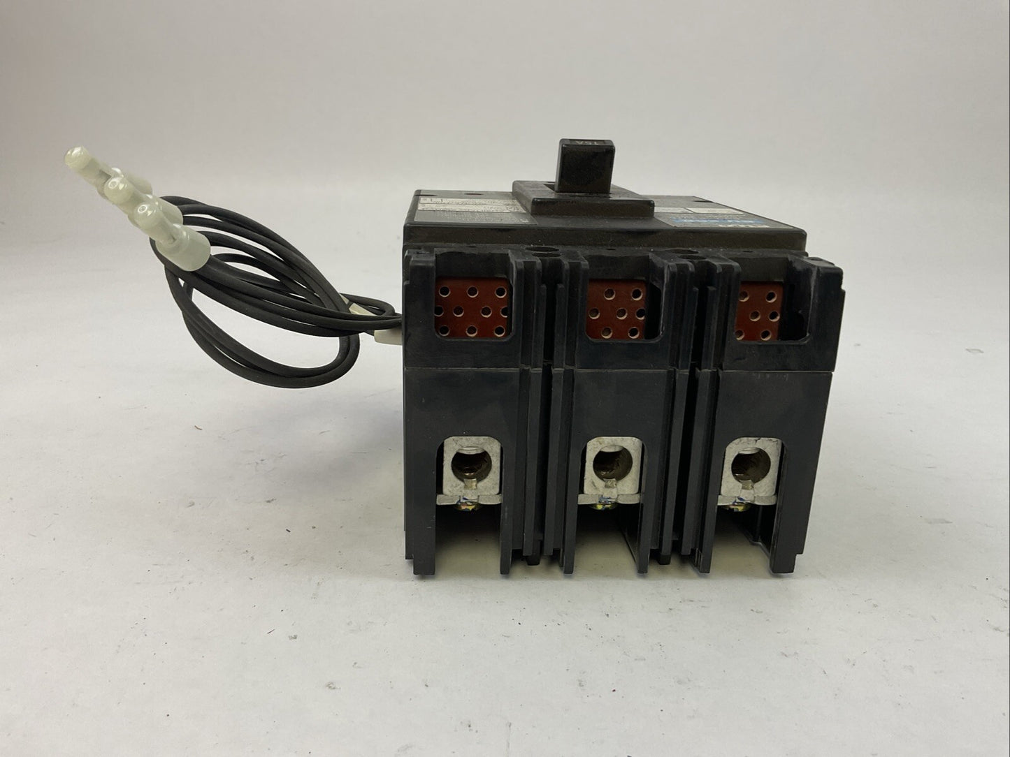 FUJI BU-ESB3015 CIRCUIT BREAKER 15A 600VAC 3P BU-WFH AUXILIARY SWITCH BU-FFH208A