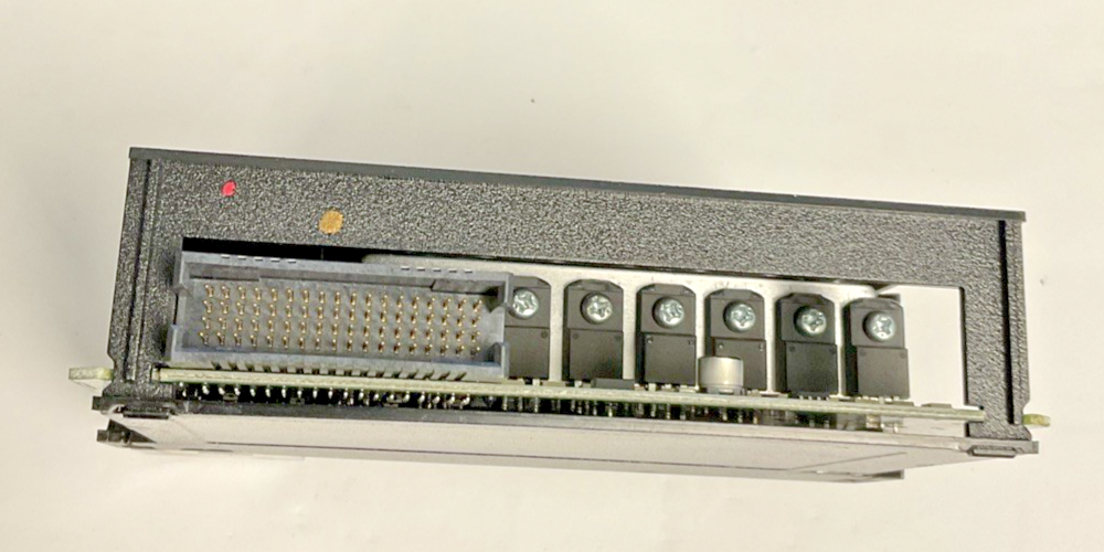 ALLEN BRADLEY 1756-OA16I CONTROLLOGIX  D/O MODULE 24VDC 240VAC**W/O TERMINALS**