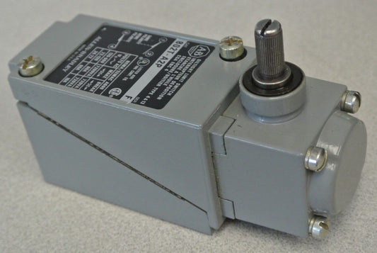 ALLEN-BRADLEY 802T-A2P Ser. F / OILTIGHT PLUG-IN LIMIT SWITCH / NEW SURPLUS