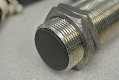 ALLEN-BRADLEY 871C-J10A30 CYLINDRICAL INDUCTIVE PROXIMITY SWITCH / 10-30VDC 18mm