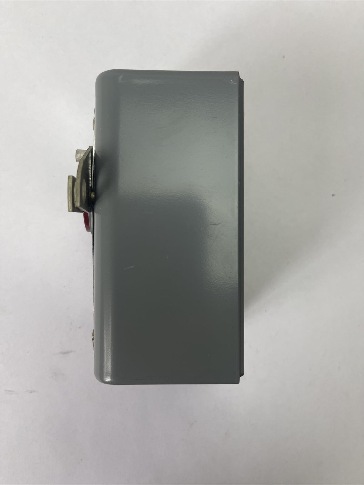 WESTINGHOUSE SD2 PB STATION STOP SINGLE UNIT WITH LATCH STANDARD DUTY 600V