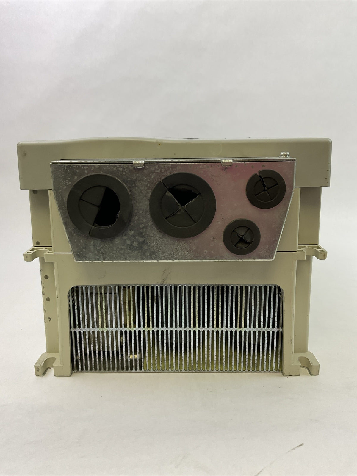 ALLEN BRADLEY 22C-D038A103 SER A FRN 7.01 AC DRIVE OUTPUT 0-460VAC 18.5kW/25HP