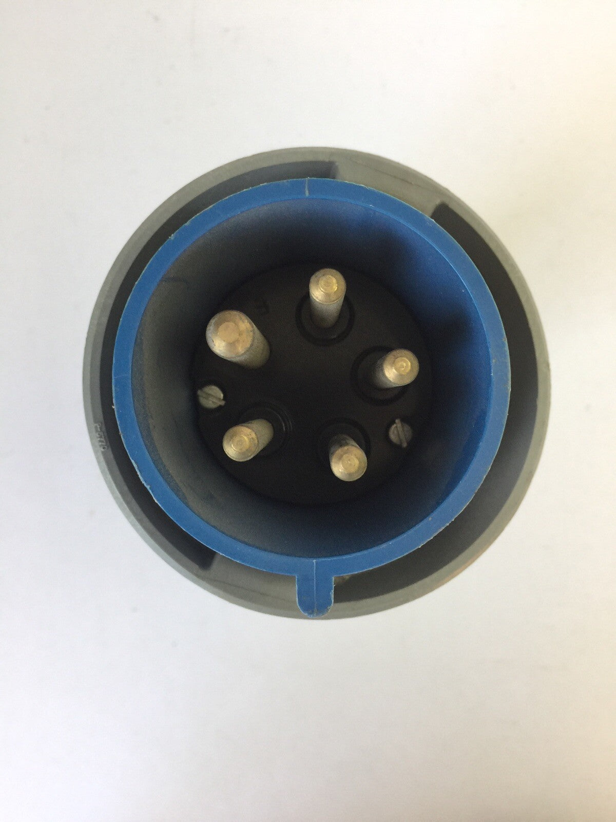 HUBBELL 530P2W PIN & SLEEVE WATERTIGHT PLUG 30A 120/208VAC