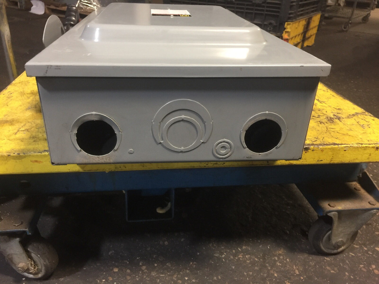SQUARE D HU354 HEAVY DUTY SAFETY SWITCH SER F05 600VAC/DC 200A TYPE 1 ENCLOSURE