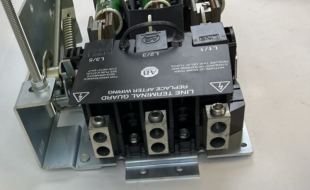 ALLEN BRADLEY 1494V-DS400 DISCONNECT SWITCH 400A 600V SER.D