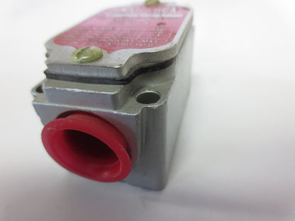 NAMCO M2-151 SNAP-LOCK LIMIT SWITCH - NEW SURPLUS / OLD STOCK