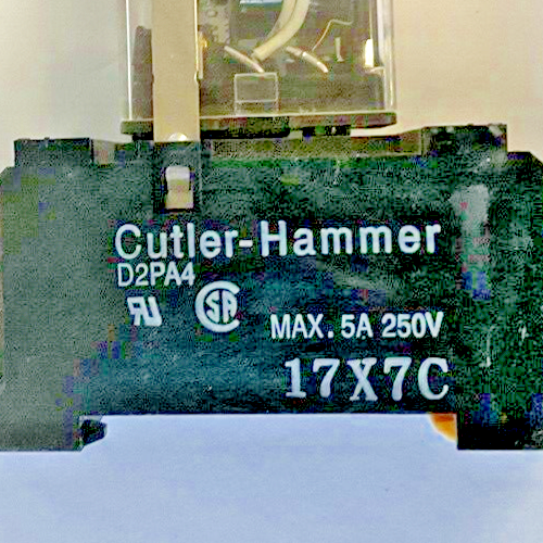 CUTLER HAMMER D2PR4T1 SER.A2 RELAY 24VDC W/ D2PA4 RELAY SOCKET 5A 250V