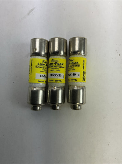 BUSSMANN LP-CC-30 600VAC 300VDC 30AMP LOW-PEAK TIME-DELAY FUSE (LOT OF 3)