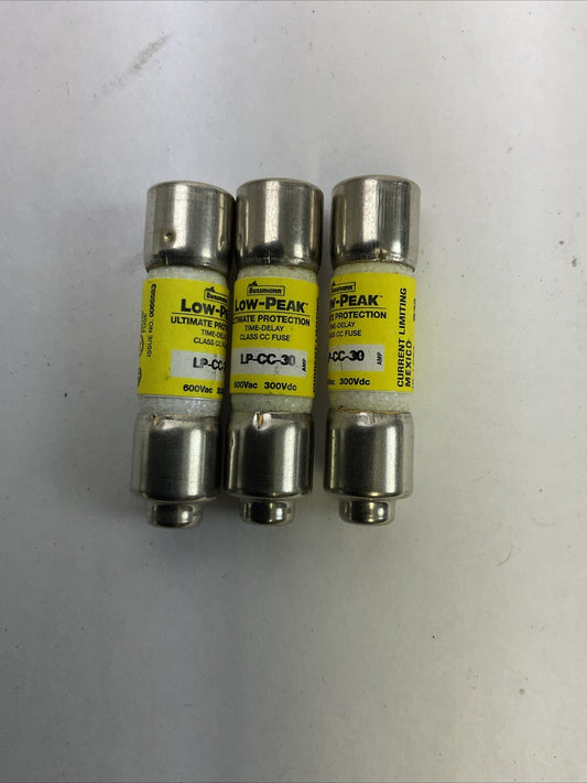 BUSSMANN LP-CC-30 600VAC 300VDC 30AMP LOW-PEAK TIME-DELAY FUSE (LOT OF 3)
