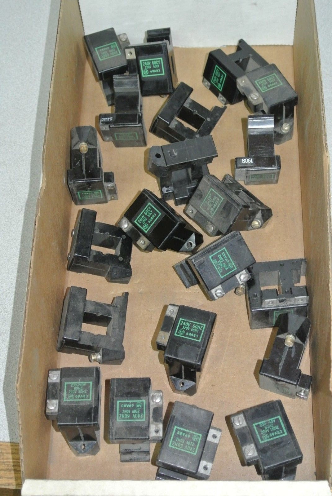 ALLEN-BRADLEY 69A83 COIL SIZE 00 220/50Hz, 230-240V/60Hz  NEW SURPLUS  LOT of 21
