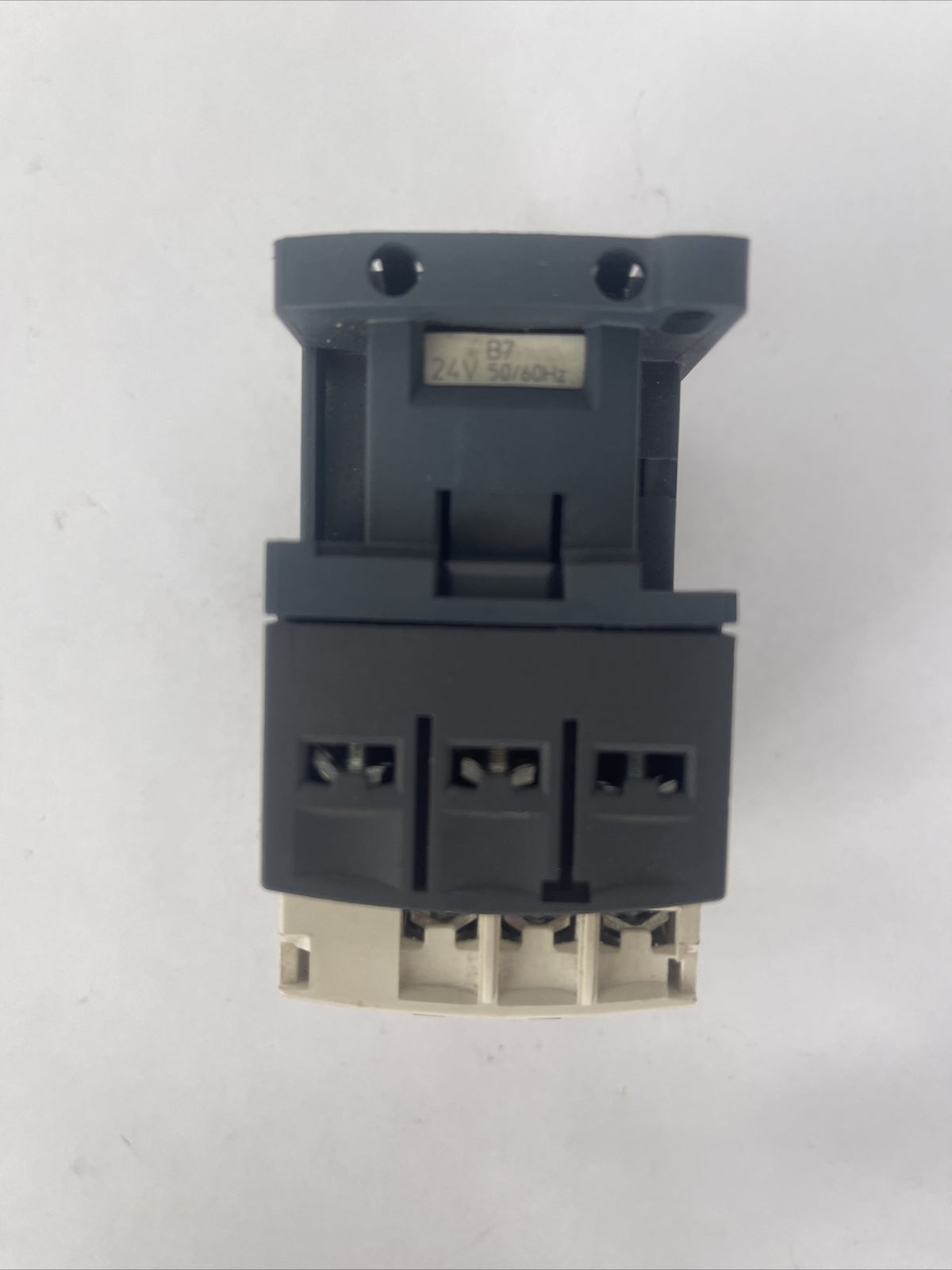 TELEMECANIQUE/ SCHNEIDER ELEC LC1D09 CONTACTOR 25A 600VAC 7.5HP COIL 24V 50/60HZ