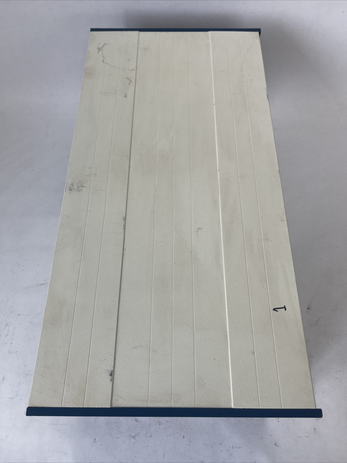 NATIONAL INSTRUMENTS SCXI-1001 12 SOLT CHASSIS 1.7/1.5/0.8A 100/120/220/240VAC