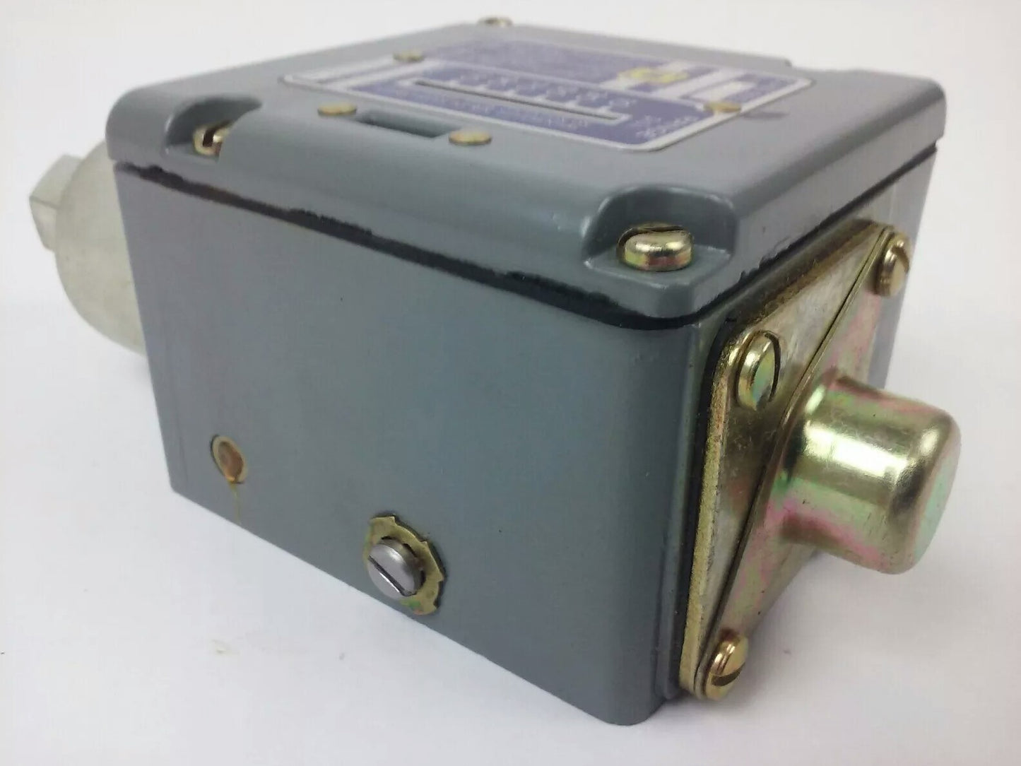 SQUARE D 9012 ACW1S11 SER.B, PRESSURE SWITCH, SET 43-50 PSI, FORM V, 9012 ACW1