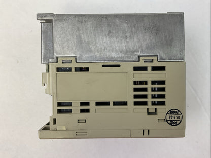 YASKAWA CIMR-V7AM20P4 AC DRIVE OUTPUT 3PH 0-230VAC 0-400HZ 3A INPUT 200-230VAC