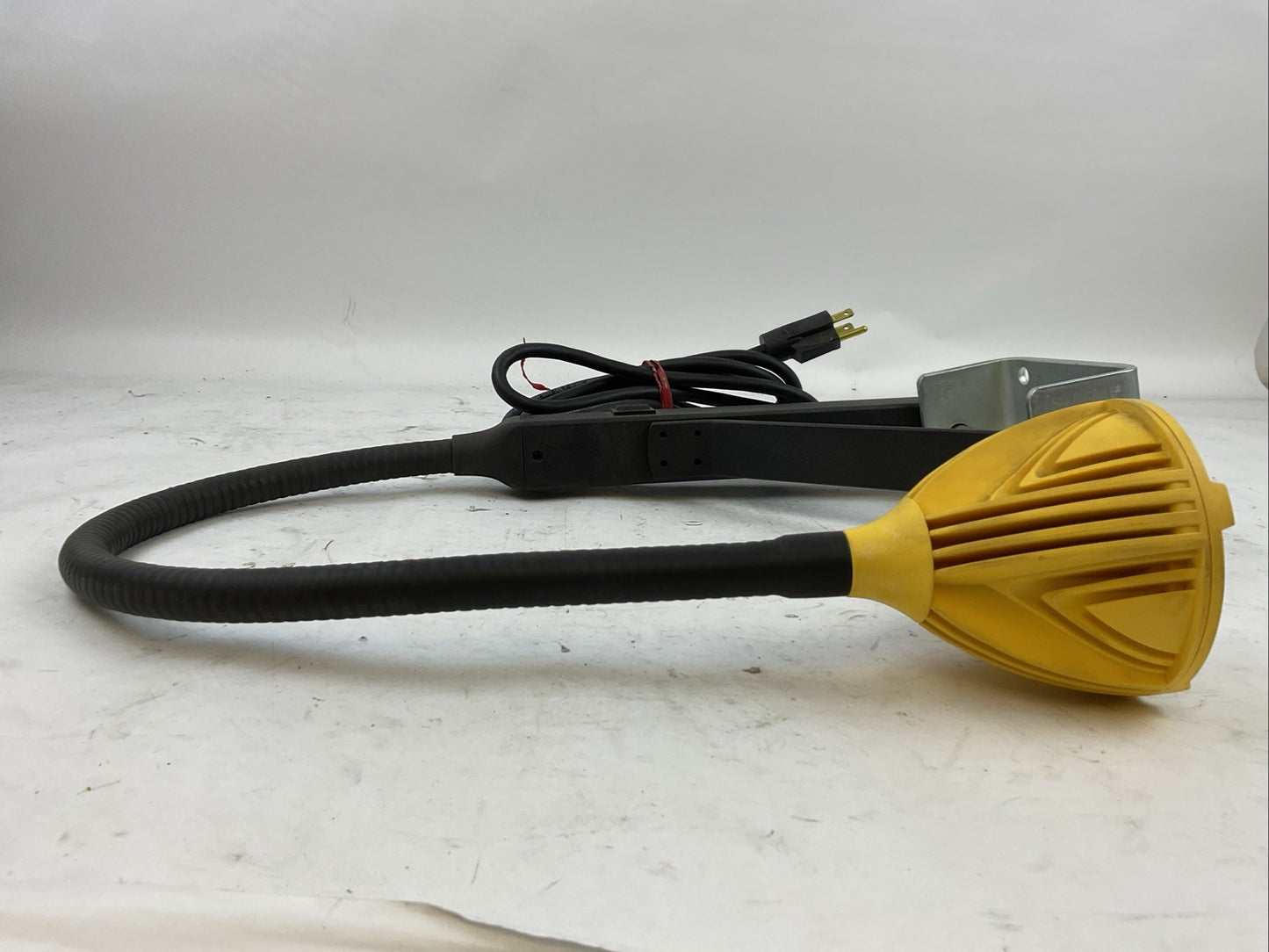APS RESOURCE AP9750 ULTRA-FLEX LED DOCKLIGHT WITH PLUG 120VAC 50/60HZ 0.1A 11W