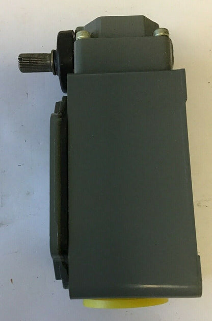 CUTLER HAMMER 10316H607C LIMIT SWITCH W/O LEVER 600VAC