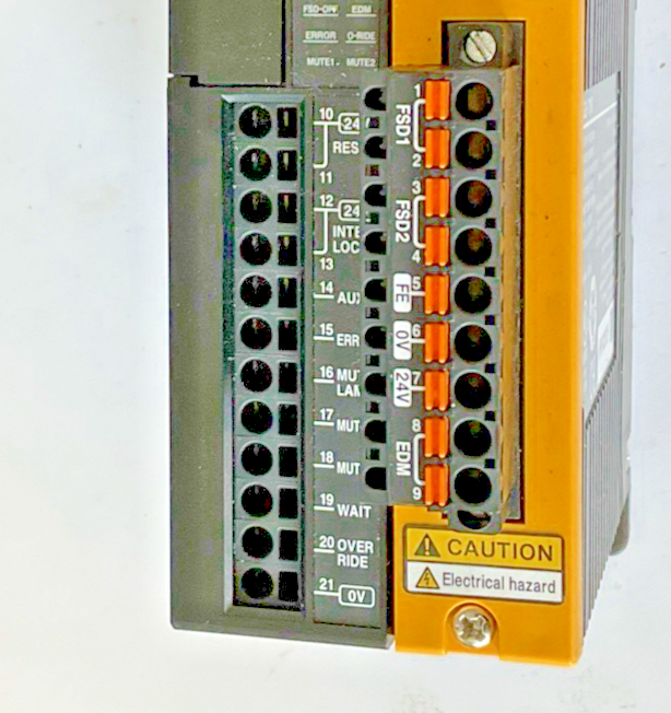 KEYENCE GL-T11R SAFETY RELAY TERMINAL 24VDC 100MA