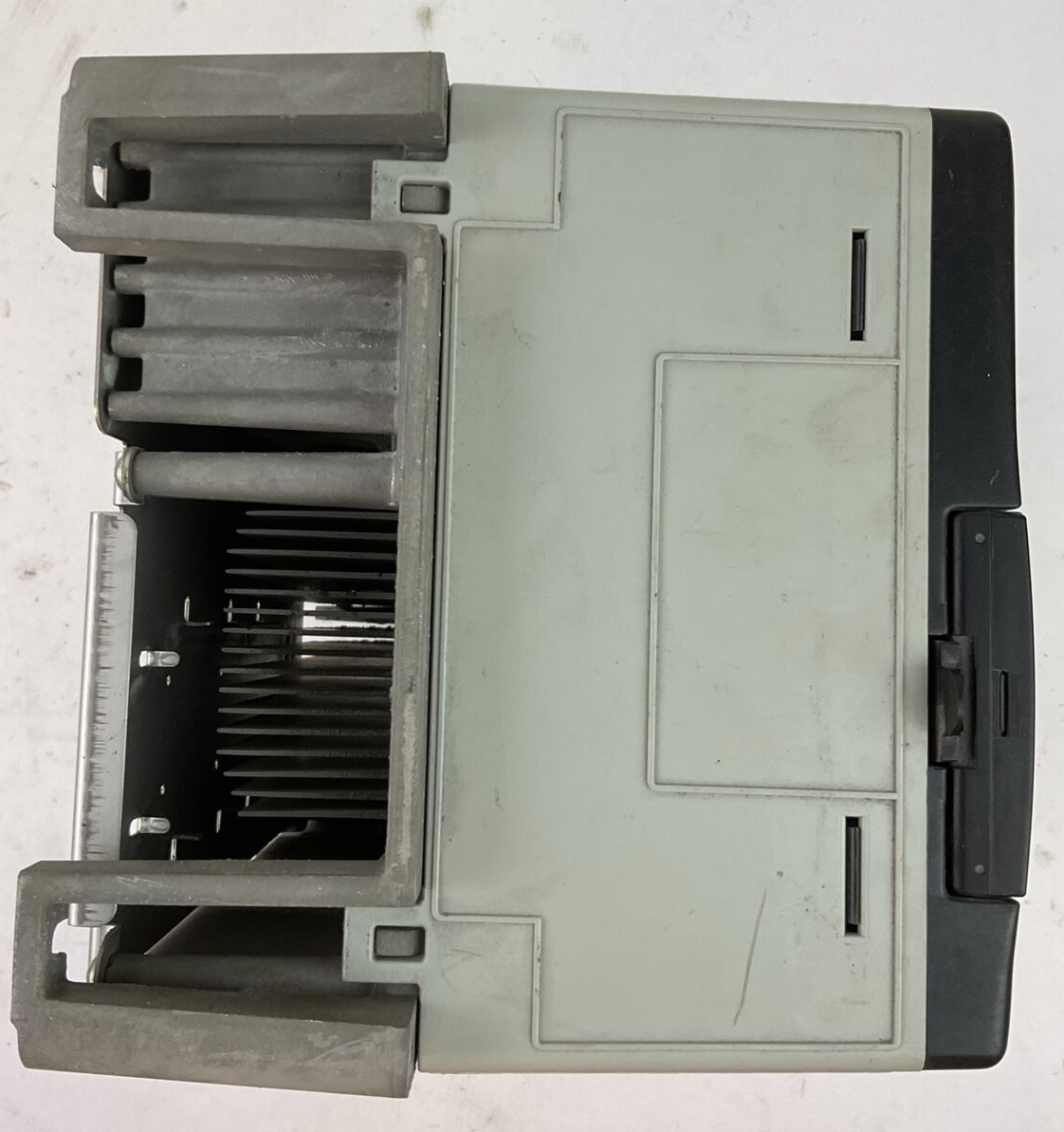 ALLEN BRADLEY 20AD011A3AYNANNN AC DRIVE SER A FIRMWARE 2.009 20-HIM-A3 FW V3.005