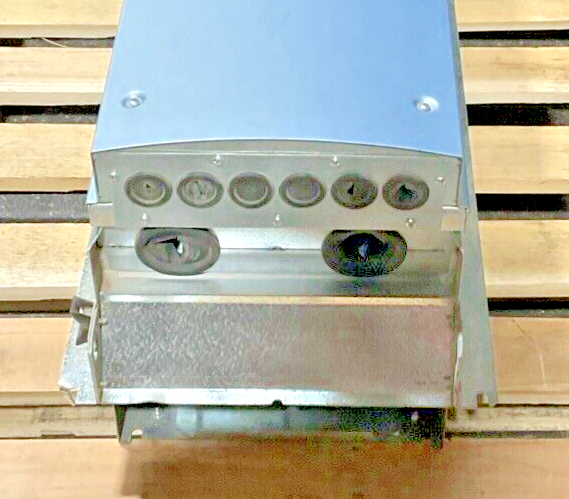 CUTLER HAMMER SVX100A1-4A1N1 VARIABLE FREQUENCY DRIVE 500V 50/60HZ CVA1