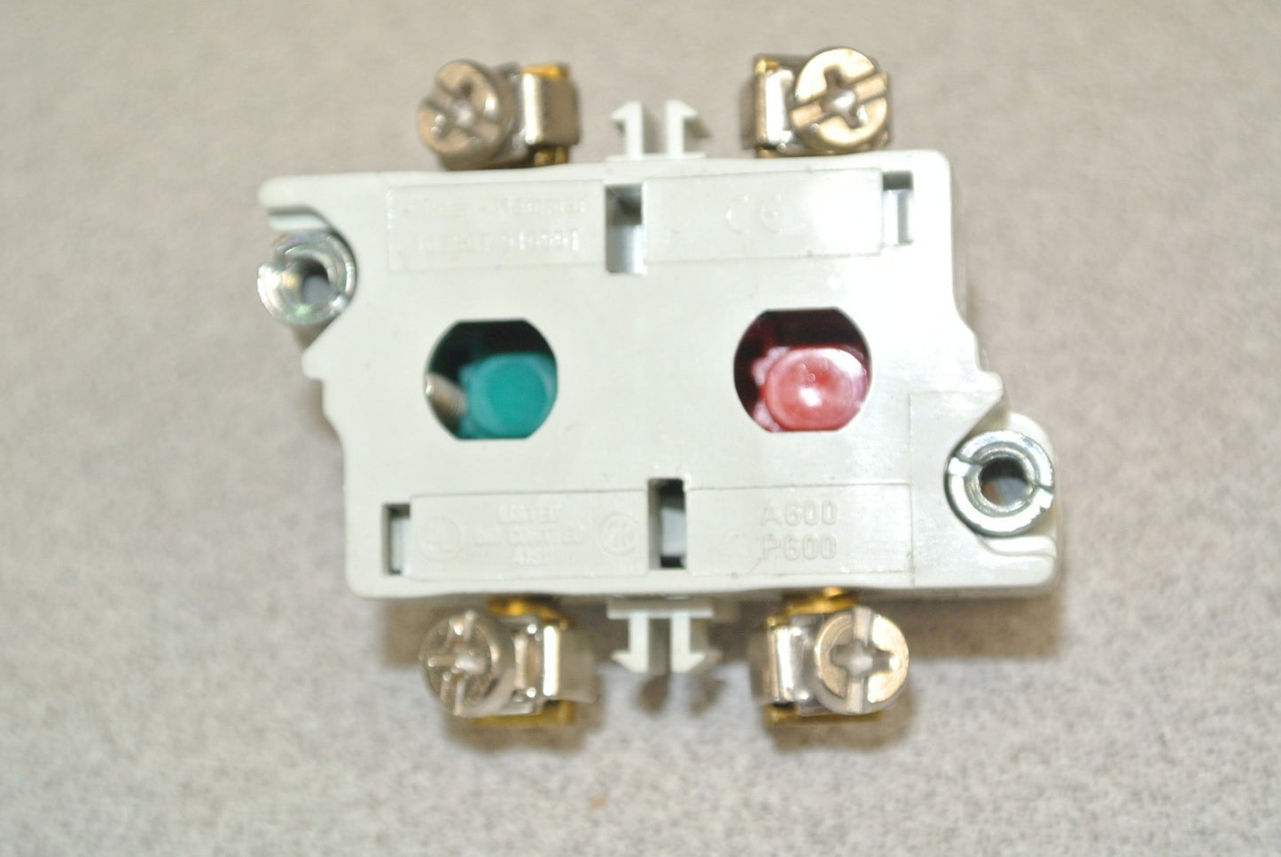 CUTLER-HAMMER 10250T1 CONTACT BLOCK / 1 N.O. / 1 N.C. / NEW SURPLUS