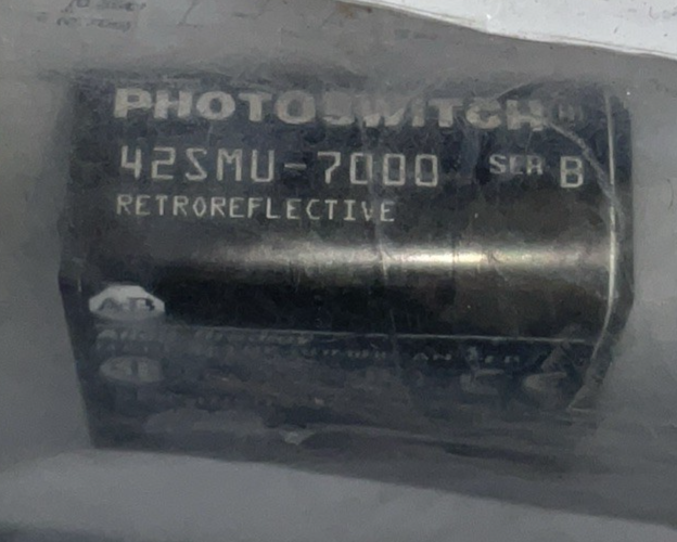 ALLEN BRADLEY 42SMU-7000 SER B 28VDC PHOTOSWITCH RETROREFLECTIVE