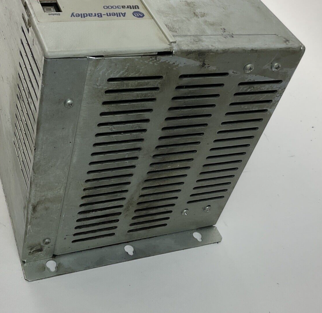 ALLEN BRADLEY  2098-DSD-HV220-SE SERVO DRIVE SER.B  3PH FIRM V1.60 COVER BROKEN