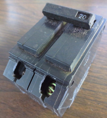 GE THQL2120 Q-LINE CIRCUIT BREAKER COMMON-TRIP - 20A, 120/240V, 2-POLE